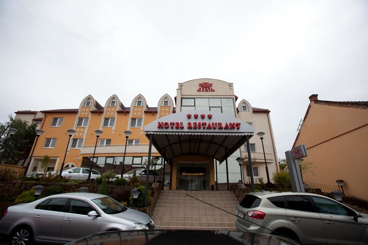 Отель Hotel Maxim Орадя-9